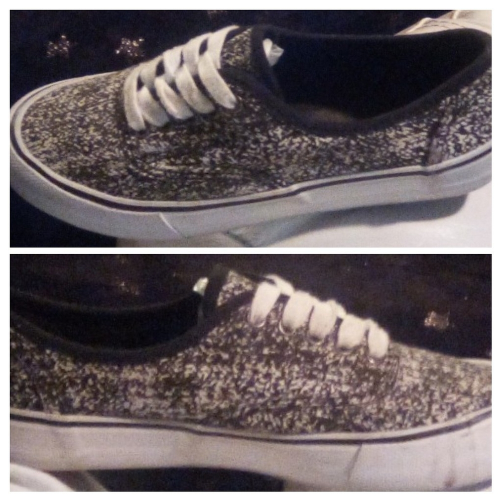 3 pairs of diff shoes size 8-9